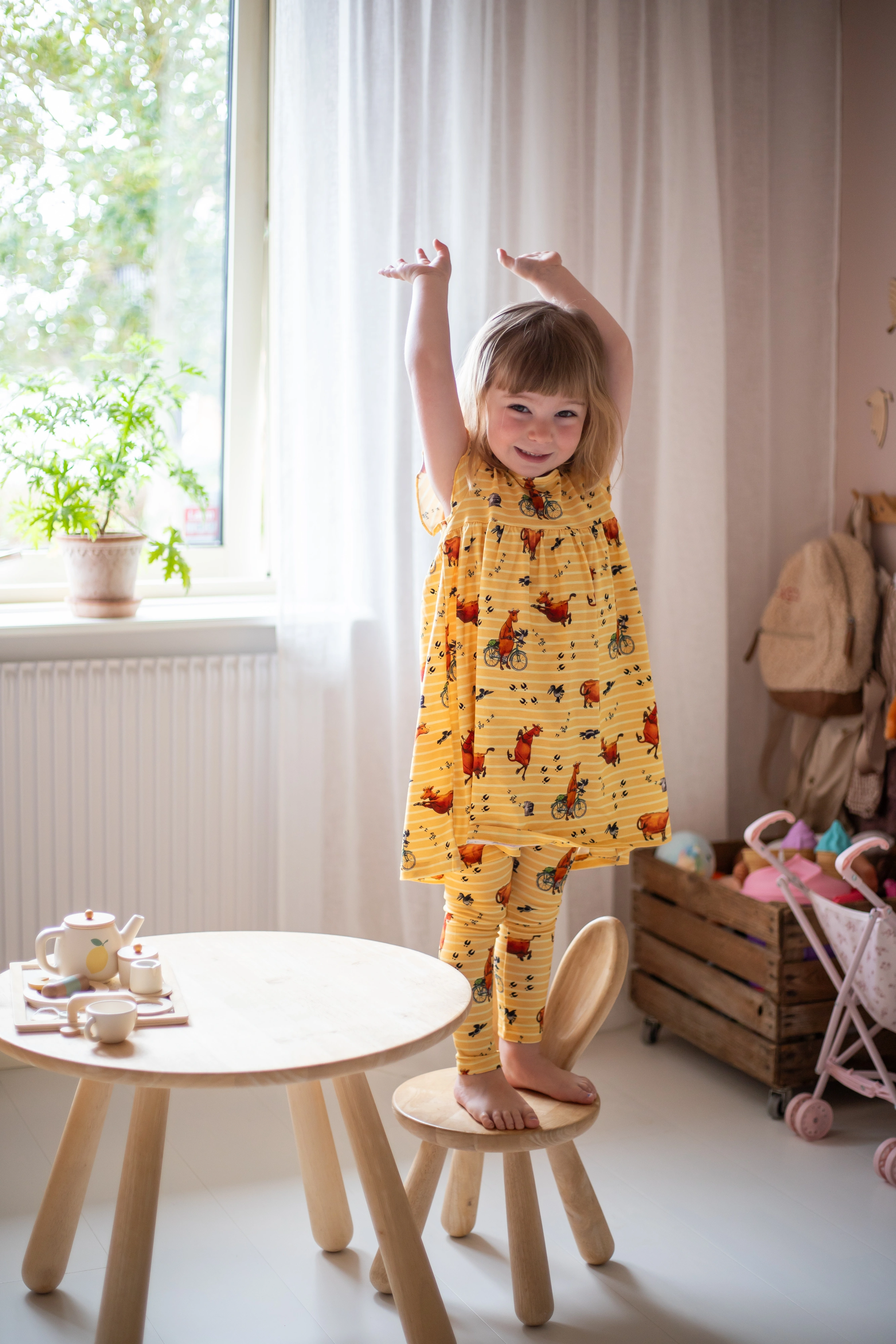 Volangklänning Mamma Mu och Kråkan Gul/Vit