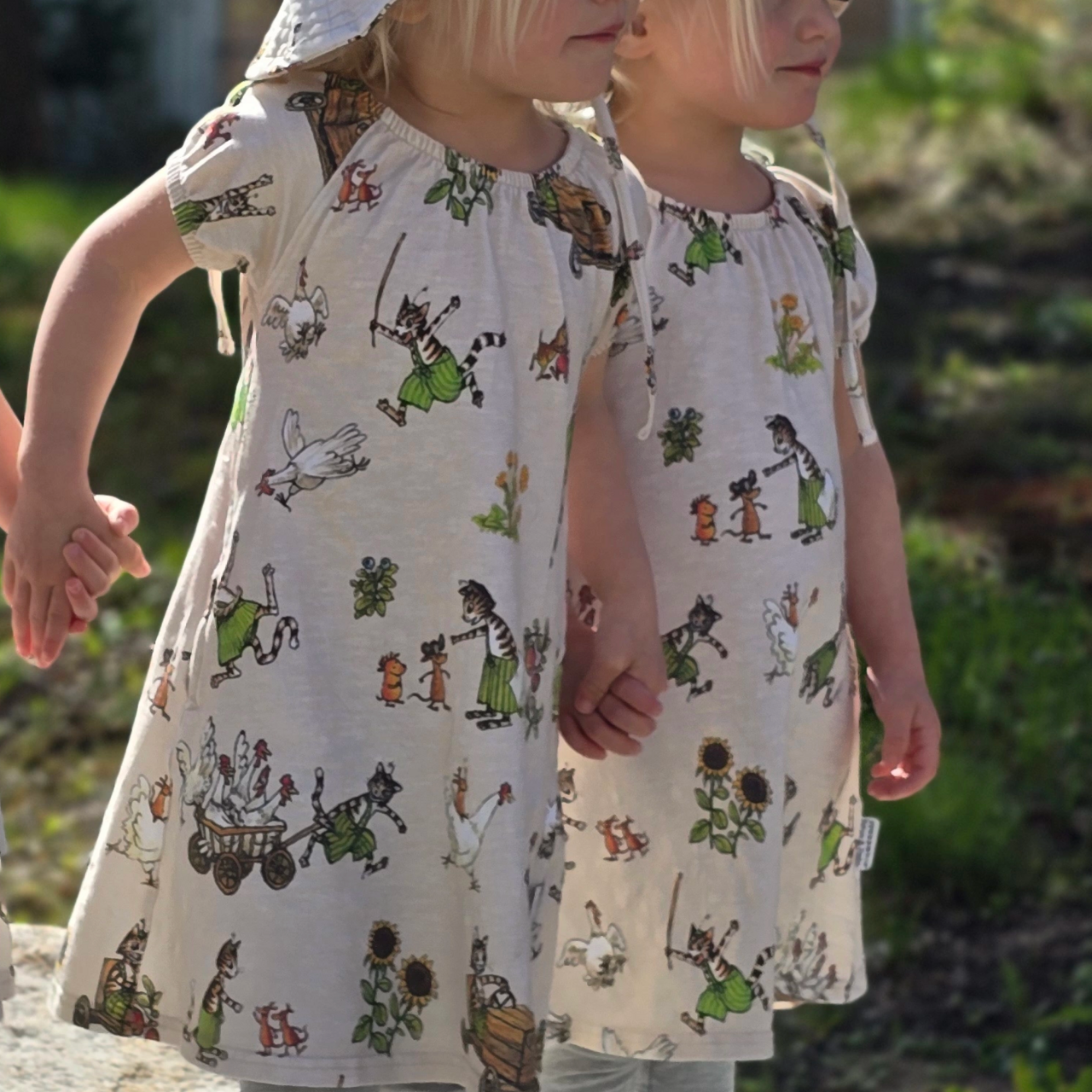 Singoallaklänning Pettson och Findus Beige 98/104