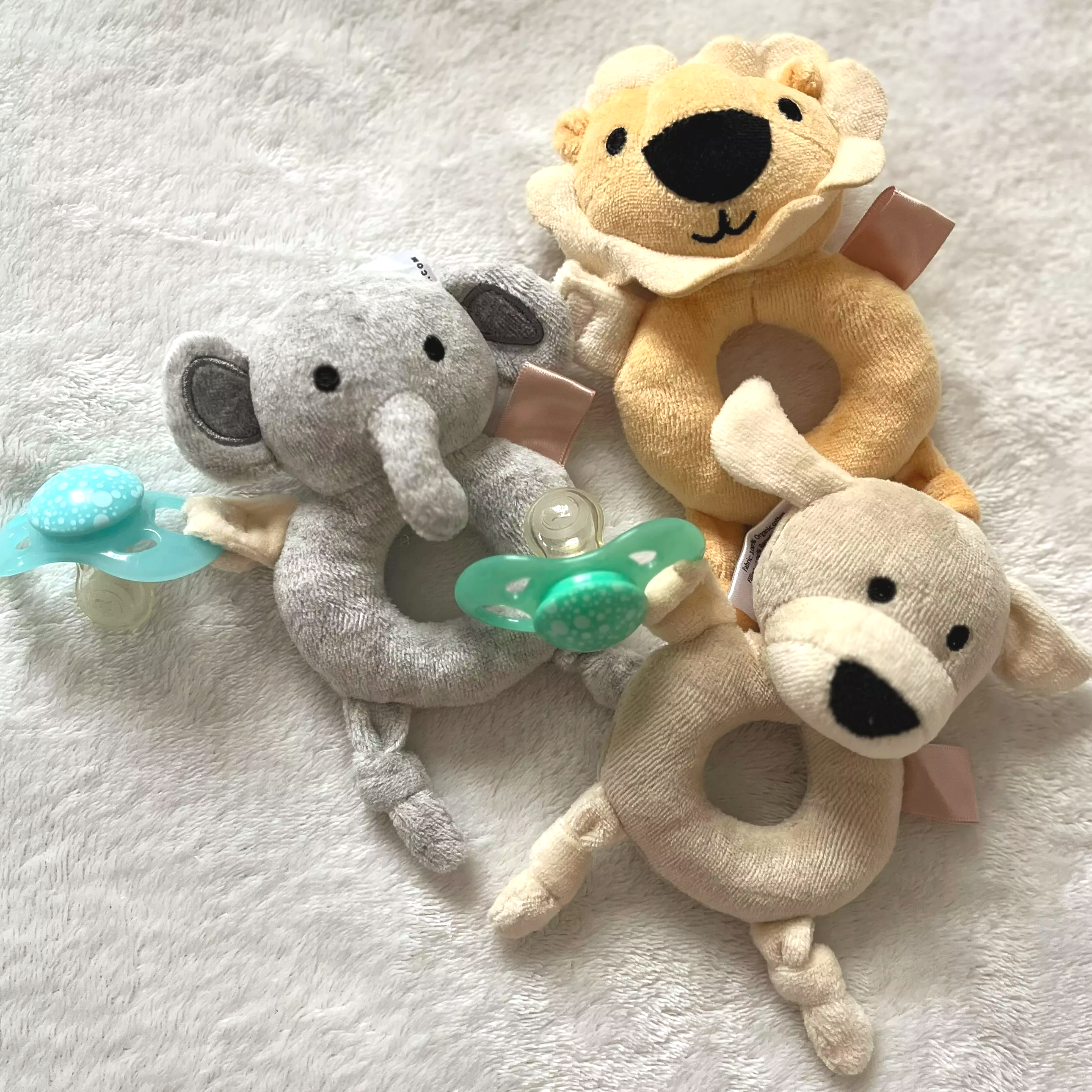 Skallra ring gul lejon