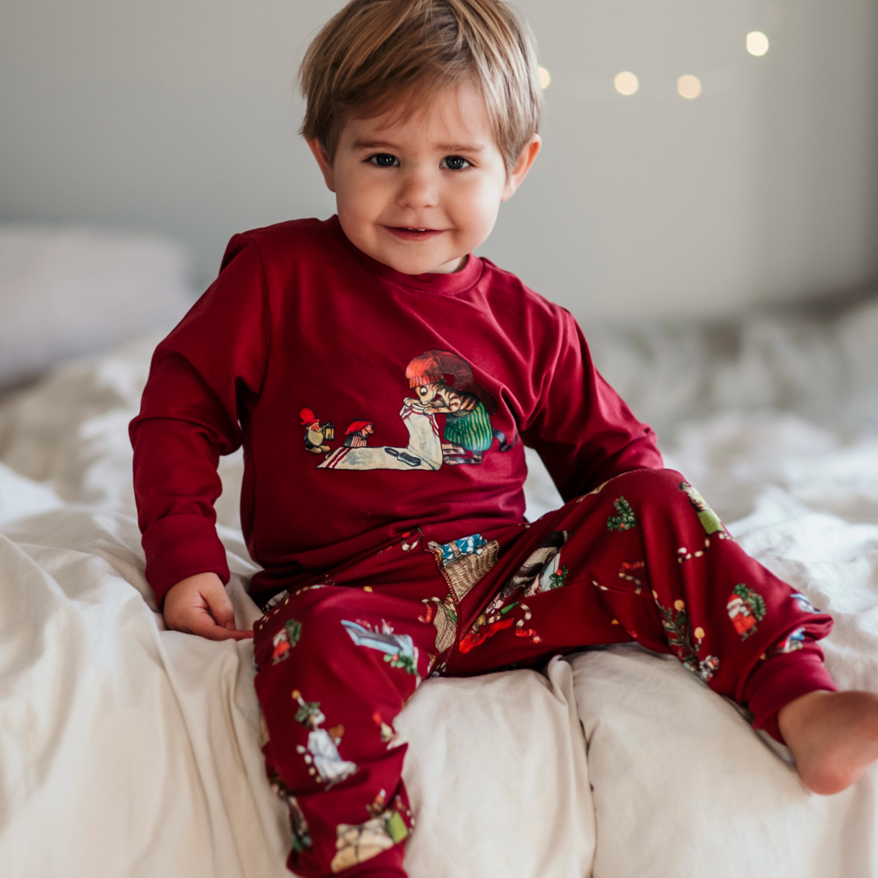 Pettson and Findus Two piece pyjamas Dark red