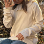 Tröja med volangkrage Beige