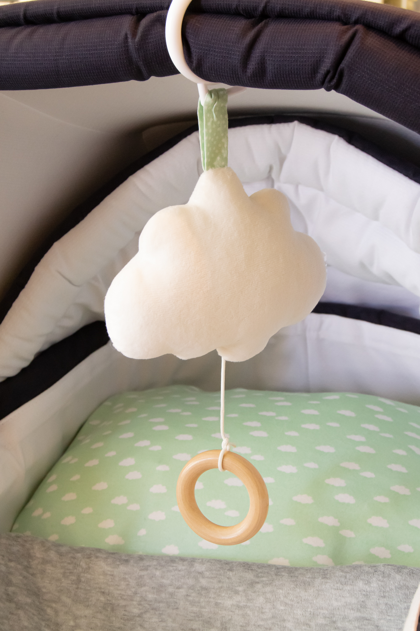 Music mobile cloud White